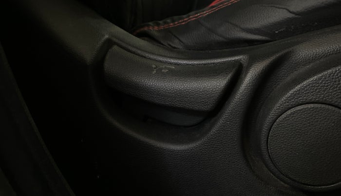 2017 Hyundai Creta SX PLUS 1.6 PETROL, Petrol, Manual, 96,417 km, Driver Side Adjustment Panel