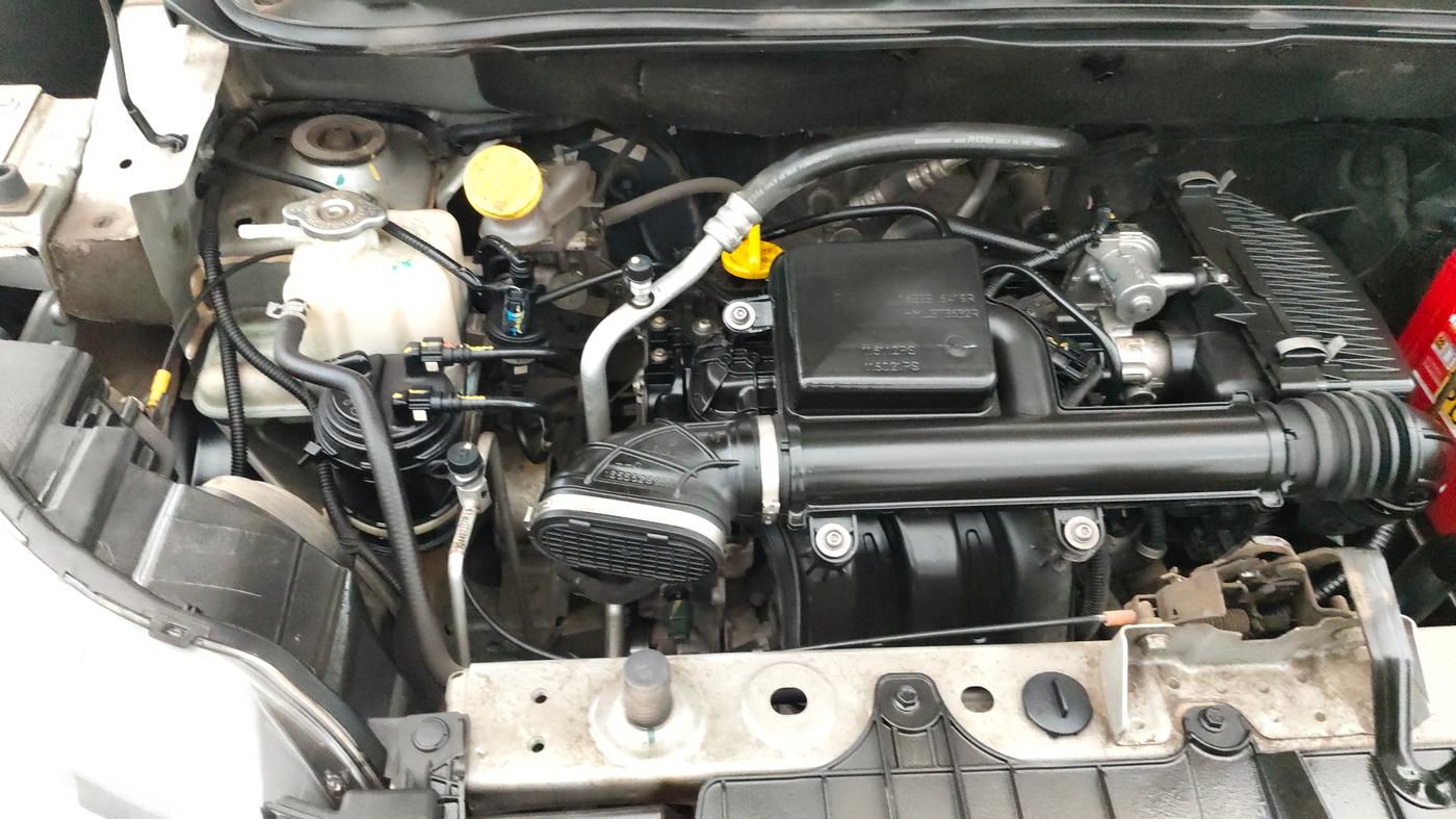 2022 Renault TRIBER RXT, Petrol, Manual, 32,045 km, Engine View - Right