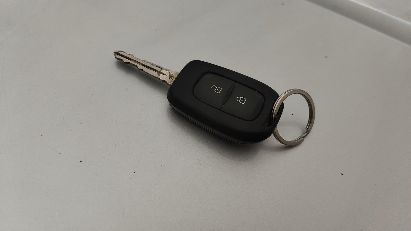2022 Renault TRIBER RXT, Petrol, Manual, 32,045 km, Key Close Up