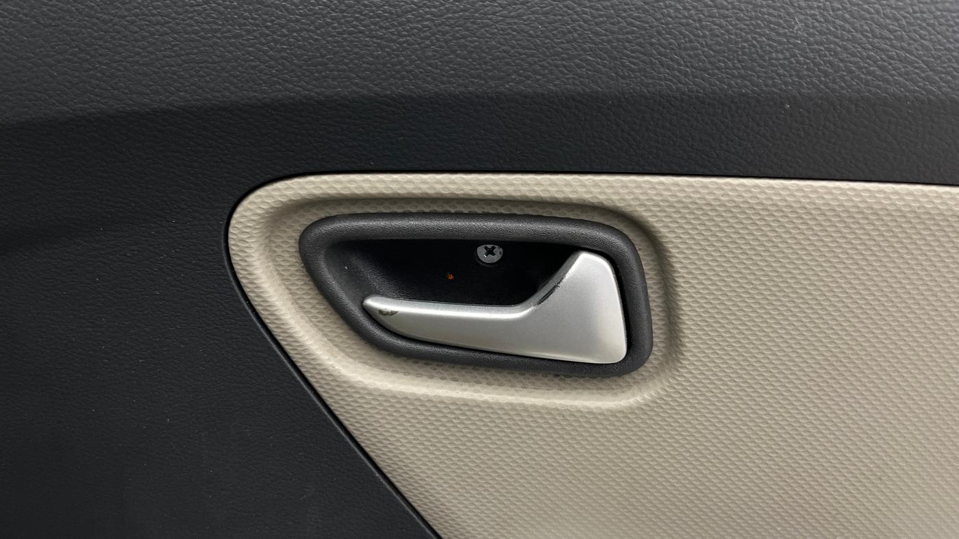 2018 Maruti Alto K10 VXI (O) AMT, Petrol, Automatic, 70,466 km, Driver Side Door Panels Control
