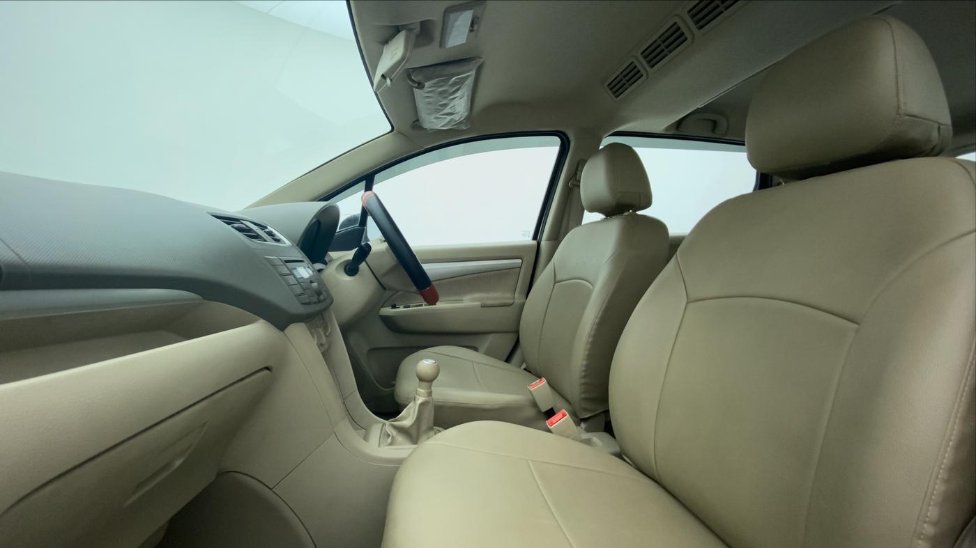 2014 Maruti Ertiga VXI, Petrol, Manual, 37,558 km, Right Side Front Door Cabin