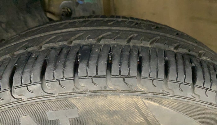 2020 Maruti New Wagon-R LXI CNG 1.0, CNG, Manual, 86,529 km, Left Front Tyre Tread