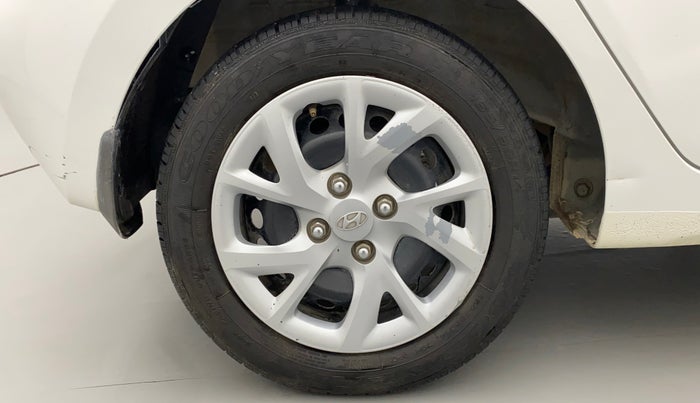 2017 Hyundai Grand i10 MAGNA 1.2 KAPPA VTVT, CNG, Manual, 69,479 km, Right Rear Wheel