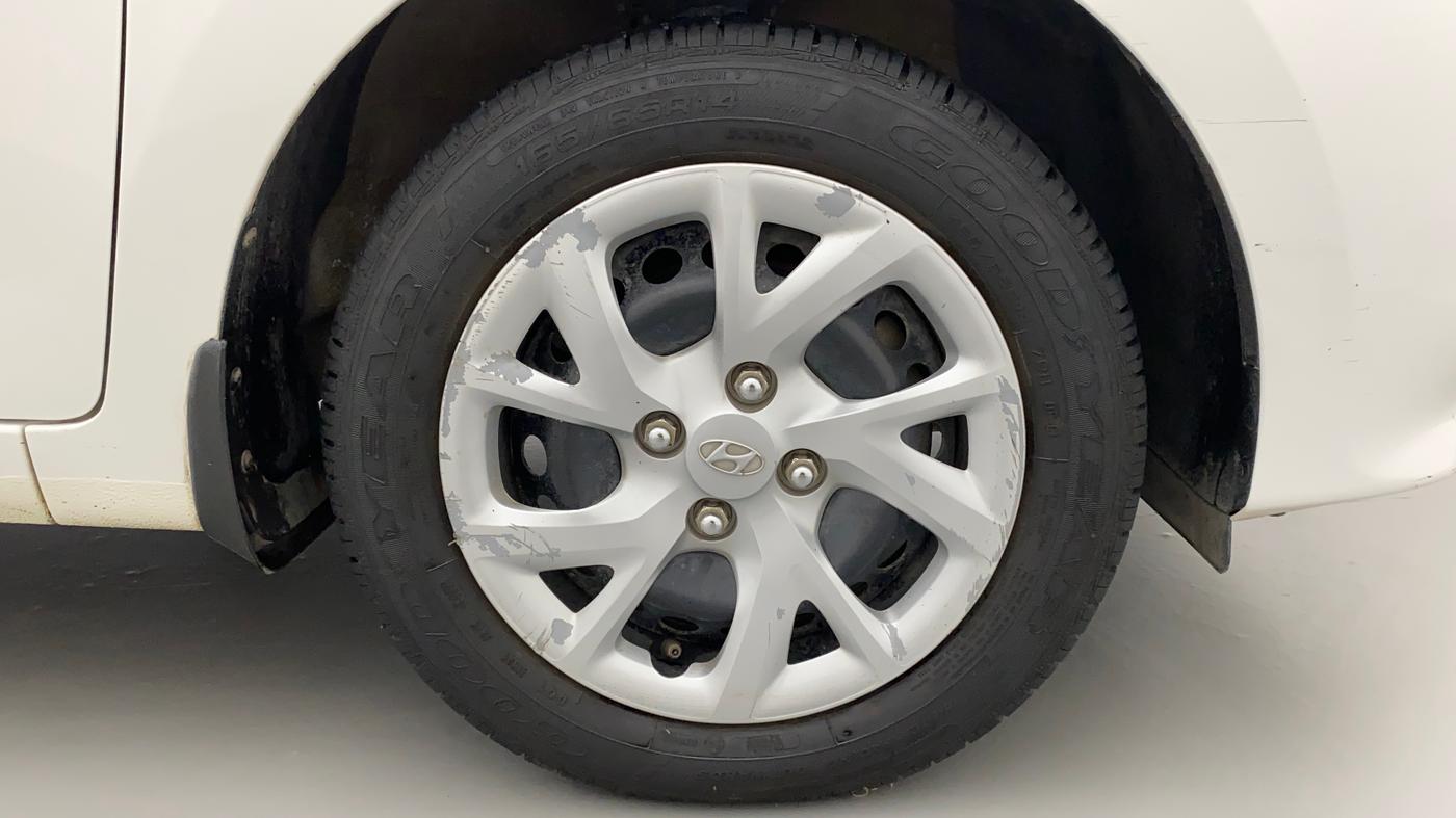 2017 Hyundai Grand i10 MAGNA 1.2 KAPPA VTVT, CNG, Manual, 69,479 km, Right Front Wheel
