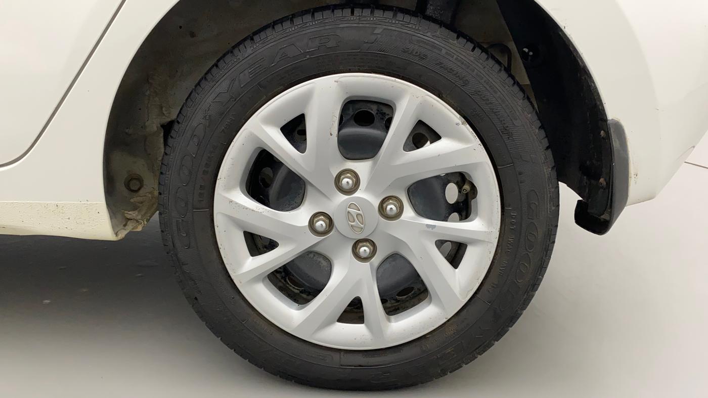 2017 Hyundai Grand i10 MAGNA 1.2 KAPPA VTVT, CNG, Manual, 69,479 km, Left Rear Wheel