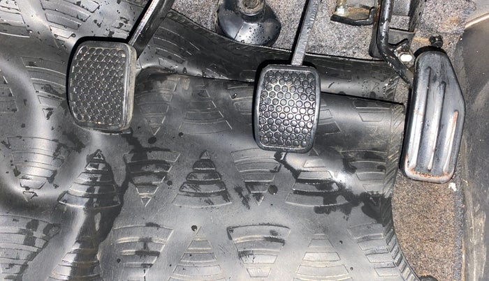 2017 Maruti Eeco 7 STR, Petrol, Manual, 13,946 km, Pedals