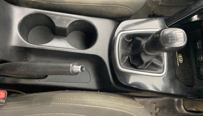 2020 KIA SELTOS HTK PLUS 1.5 DIESEL, Diesel, Manual, 1,47,705 km, Gear Lever