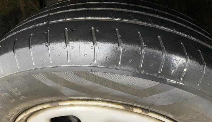 2015 Renault Duster RXL PETROL, Petrol, Manual, 54,271 km, Left Front Tyre Tread