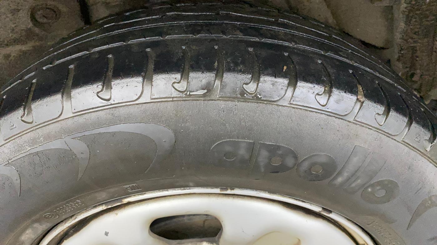2015 Renault Duster RXL PETROL, Petrol, Manual, 54,271 km, Right Rear Tyre Tread