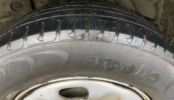 2015 Renault Duster RXL PETROL, Petrol, Manual, 54,271 km, Right Rear Tyre Tread