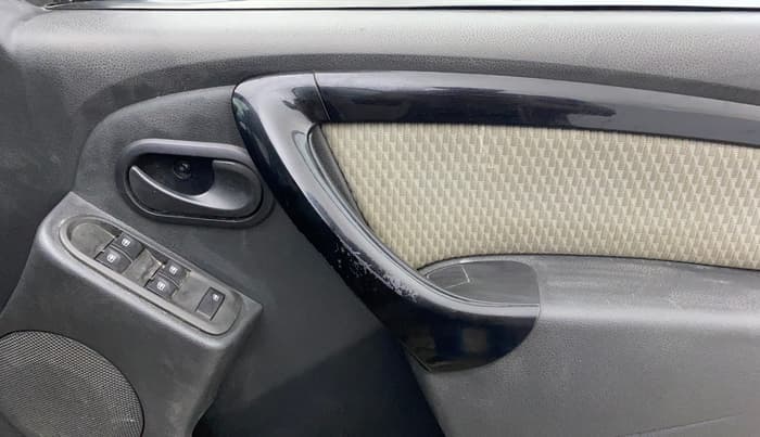 2015 Renault Duster RXL PETROL, Petrol, Manual, 54,271 km, Driver Side Door Panels Control