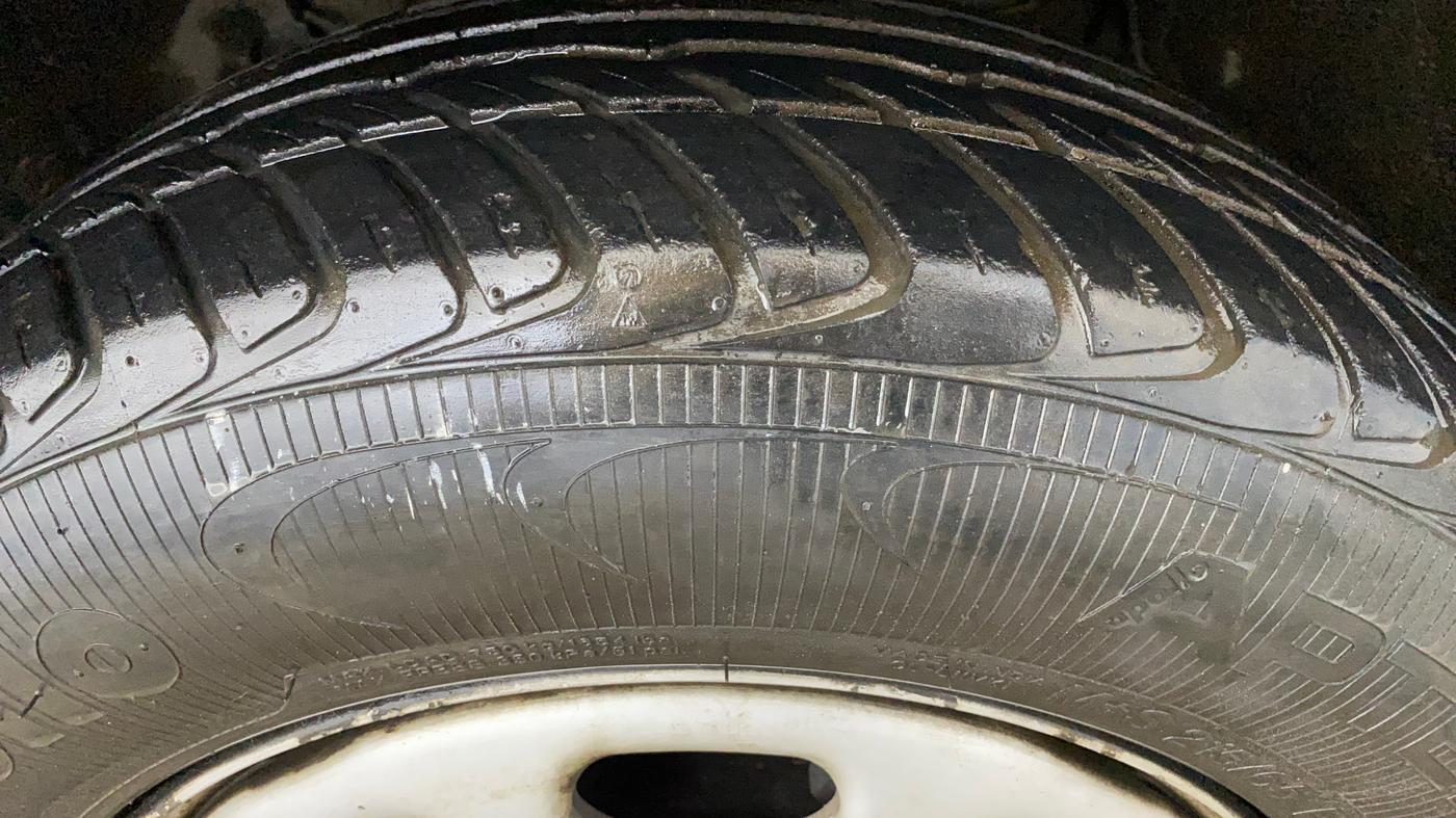 2015 Renault Duster RXL PETROL, Petrol, Manual, 54,271 km, Right Front Tyre Tread