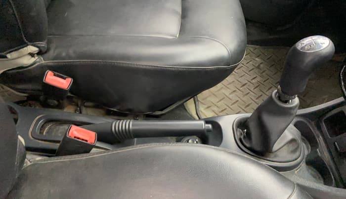 2015 Renault Duster RXL PETROL, Petrol, Manual, 54,271 km, Gear Lever
