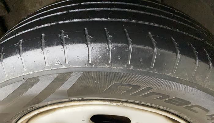 2015 Renault Duster RXL PETROL, Petrol, Manual, 54,271 km, Left Rear Tyre Tread
