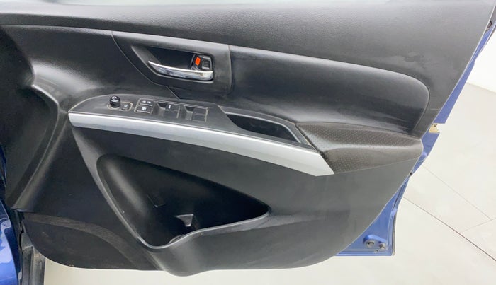 2020 Maruti S Cross ALPHA 1.5 SMART HYBRID, Petrol, Manual, 39,682 km, Driver Side Door Panels Control