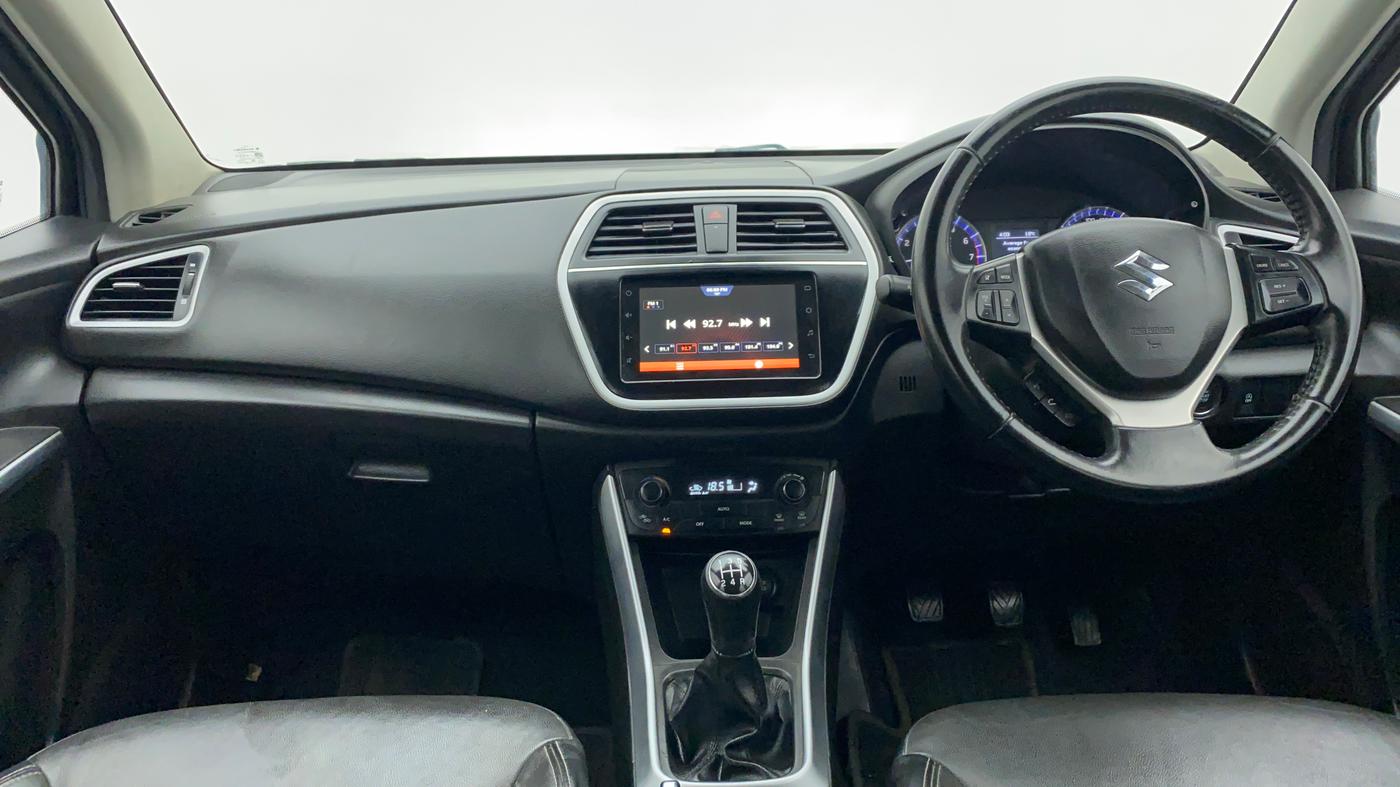2020 Maruti S Cross ALPHA 1.5 SMART HYBRID, Petrol, Manual, 39,682 km, Dashboard