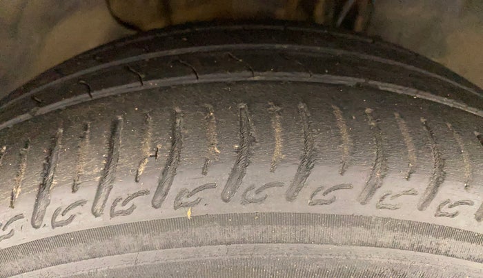 2018 Tata Tiago XZ PETROL, Petrol, Manual, 38,272 km, Right Front Tyre Tread
