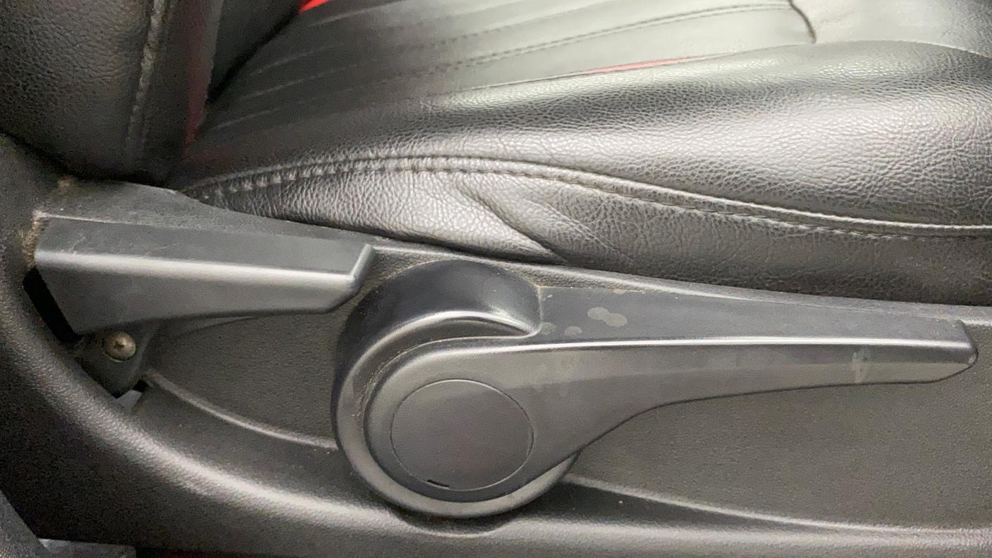 2018 Tata Tiago XZ PETROL, Petrol, Manual, 38,272 km, Driver Side Adjustment Panel