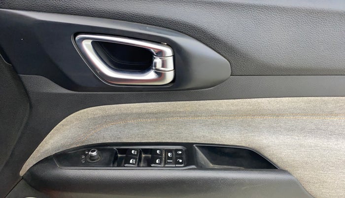 2021 Jeep Compass SPORT 1.4 PETROL, Petrol, Manual, 81,469 km, Driver Side Door Panels Control