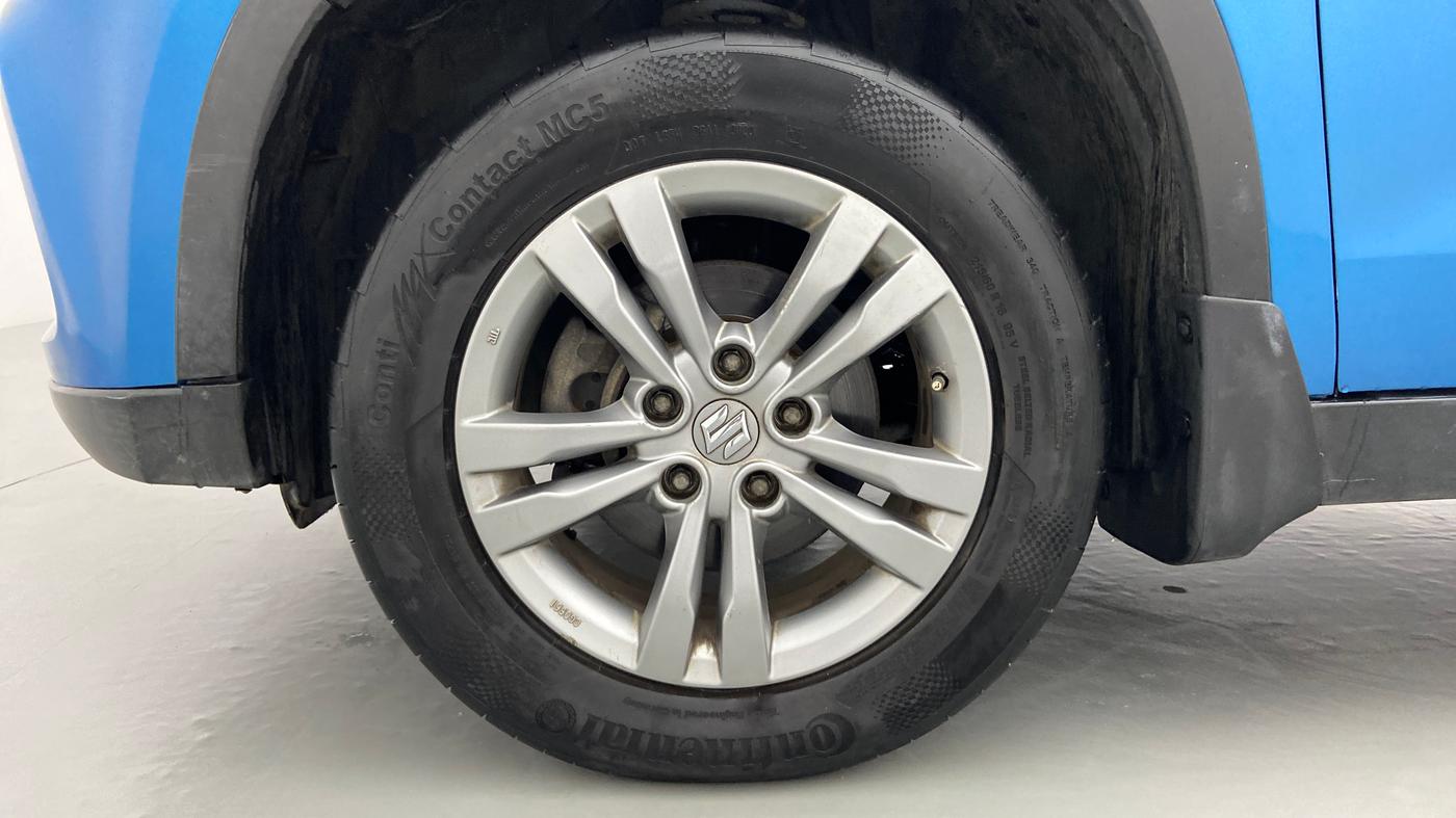 2017 Maruti Vitara Brezza ZDI PLUS DUAL TONE, Diesel, Manual, 98,251 km, Left Front Wheel