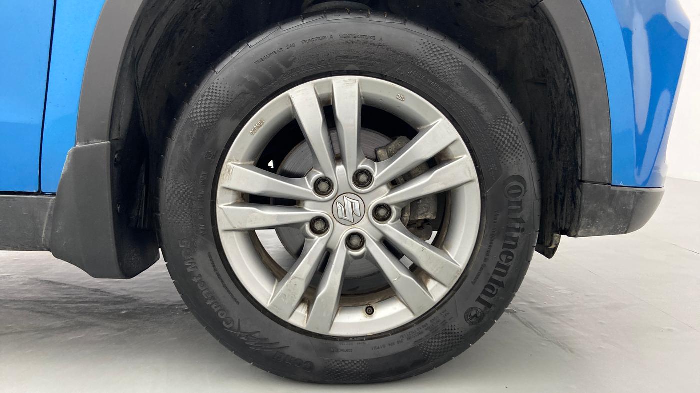 2017 Maruti Vitara Brezza ZDI PLUS DUAL TONE, Diesel, Manual, 98,251 km, Right Front Wheel