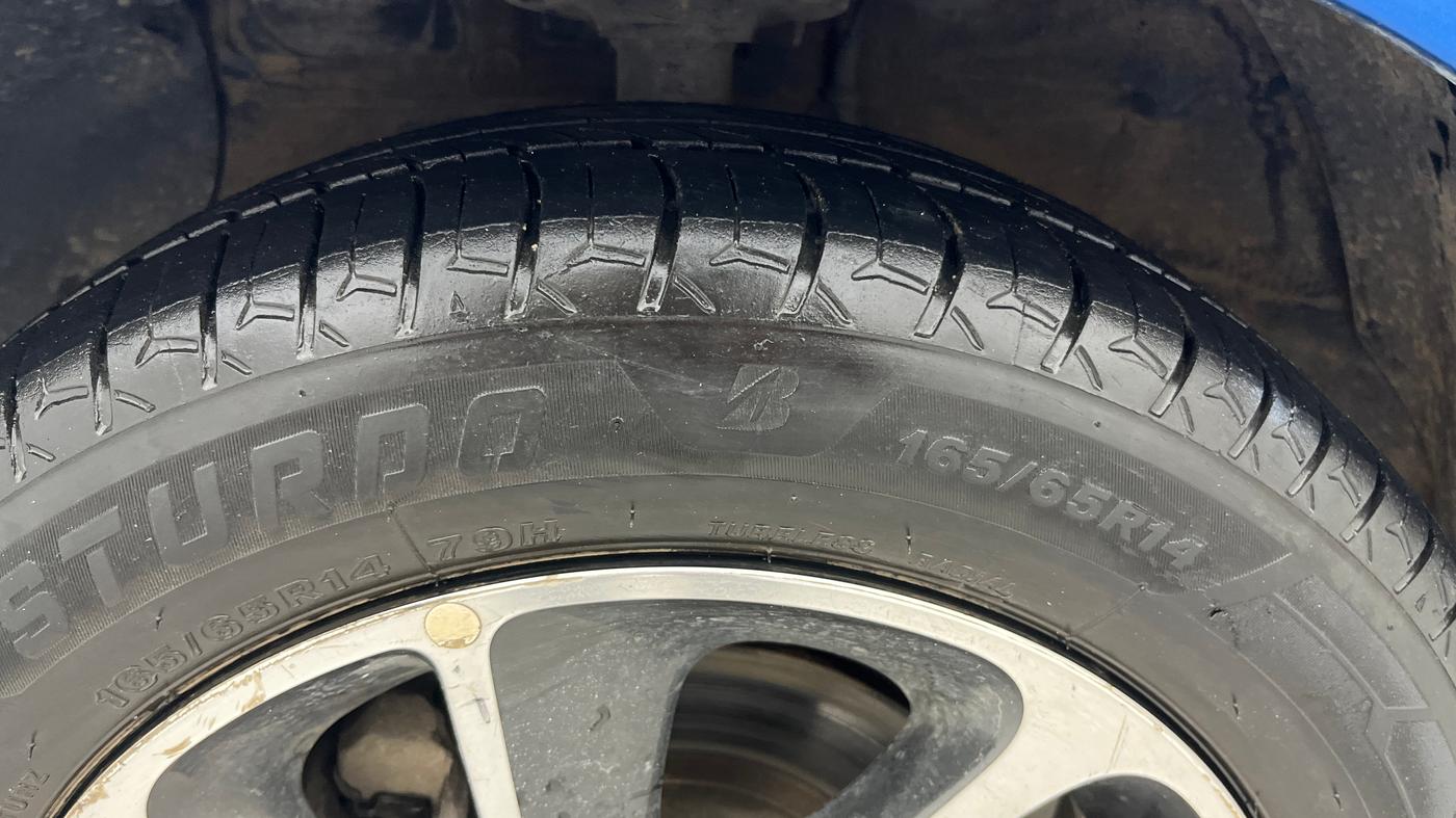 2018 Hyundai Grand i10 SPORTZ AT 1.2 KAPPA VTVT, Petrol, Automatic, 61,935 km, Left Front Tyre Tread