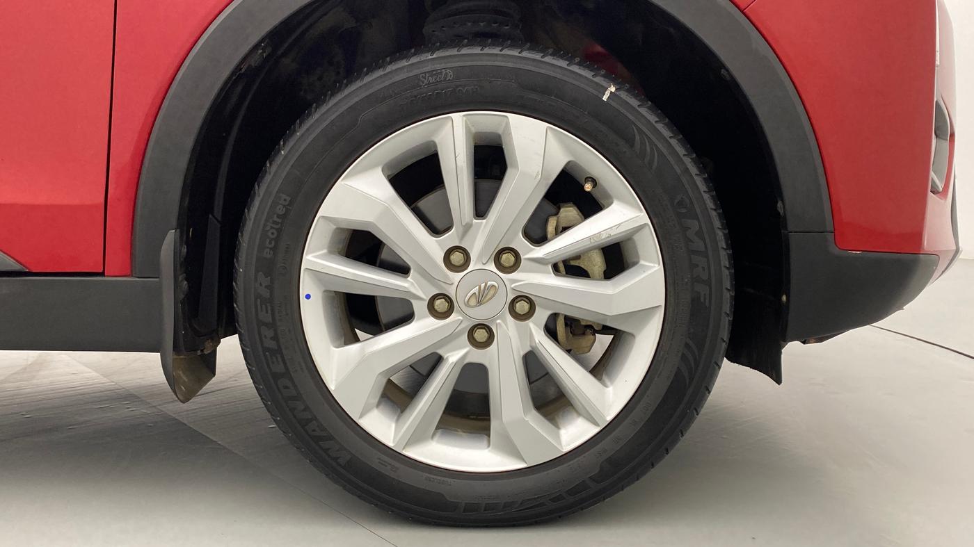 2019 Mahindra XUV300 W8 1.5 DIESEL AMT, Diesel, Automatic, 35,171 km, Right Front Wheel
