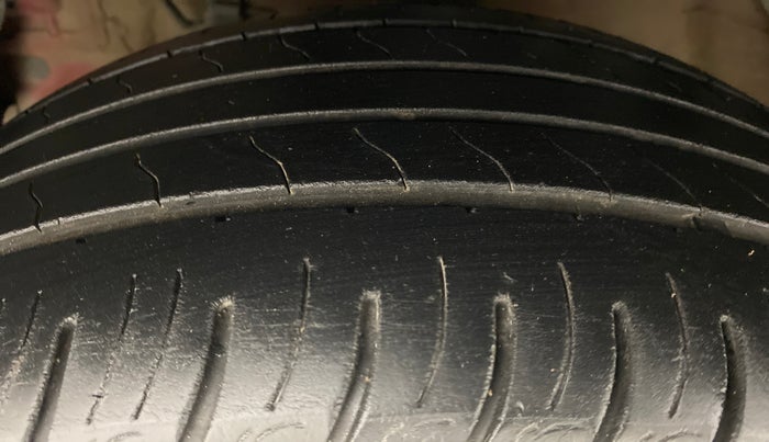 2019 Mahindra XUV300 W8 1.5 DIESEL AMT, Diesel, Automatic, 35,171 km, Left Front Tyre Tread