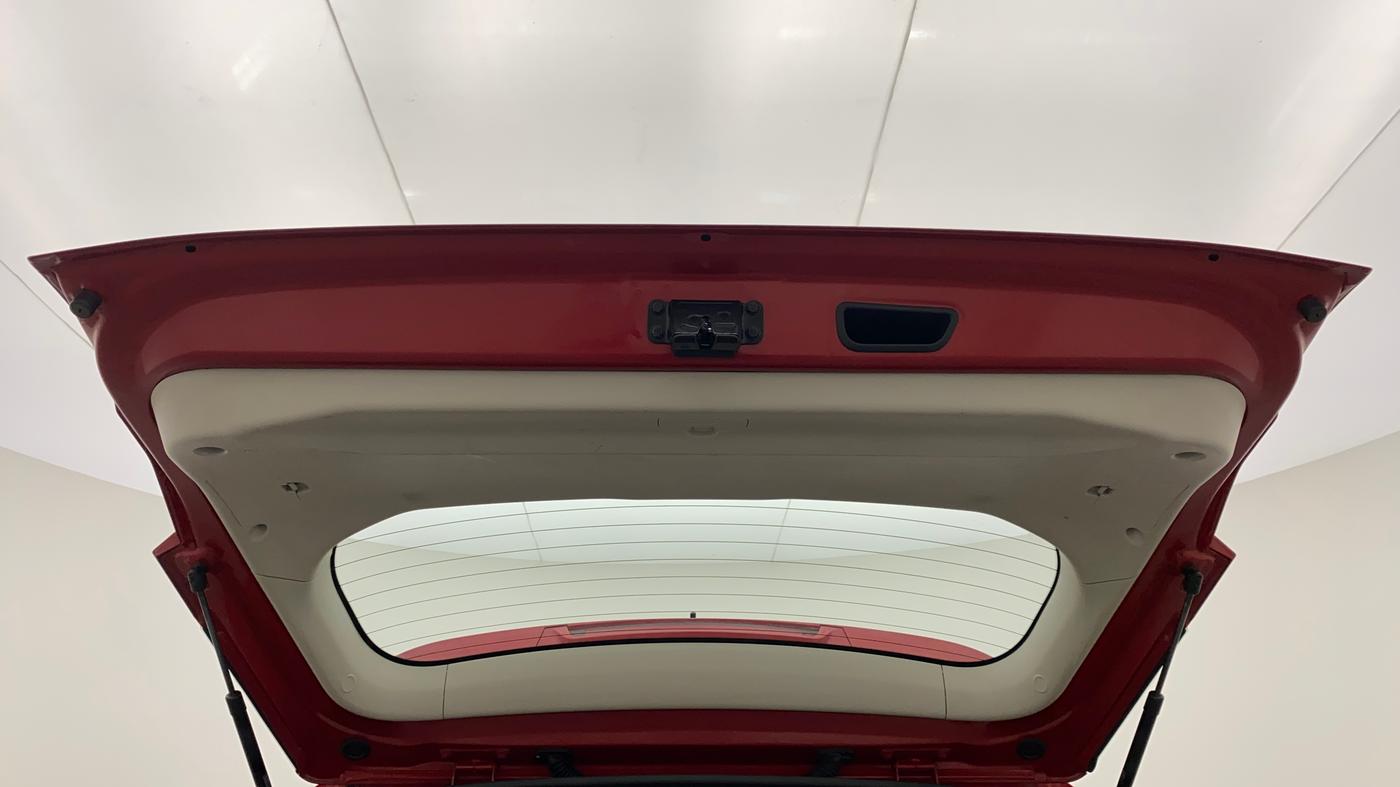 2019 Mahindra XUV300 W8 1.5 DIESEL AMT, Diesel, Automatic, 35,171 km, Boot Door Open