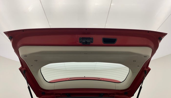 2019 Mahindra XUV300 W8 1.5 DIESEL AMT, Diesel, Automatic, 35,171 km, Boot Door Open