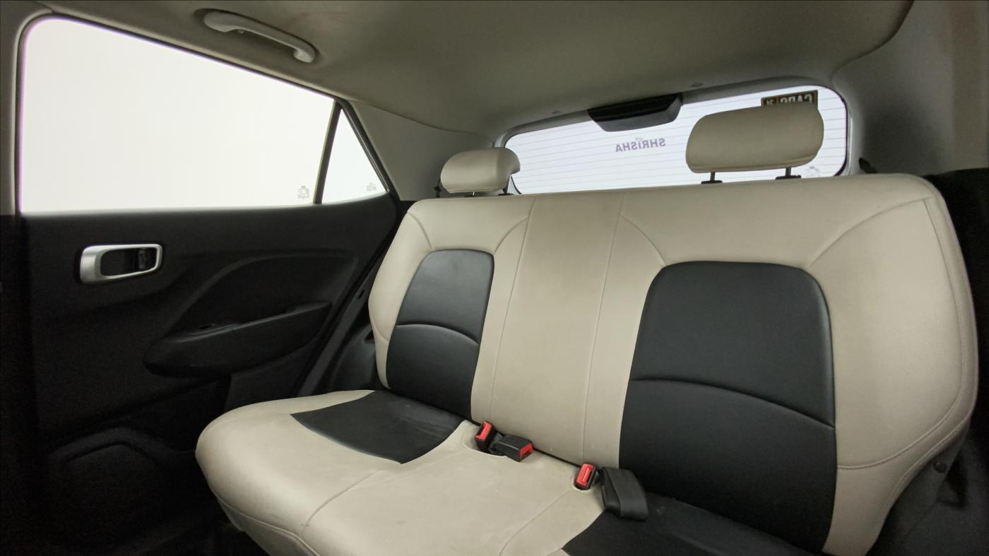 2021 Hyundai VENUE SX 1.0 TURBO, Petrol, Manual, 34,705 km, Right Side Rear Door Cabin
