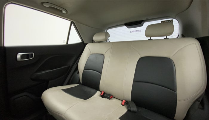 2021 Hyundai VENUE SX 1.0 TURBO, Petrol, Manual, 34,705 km, Right Side Rear Door Cabin