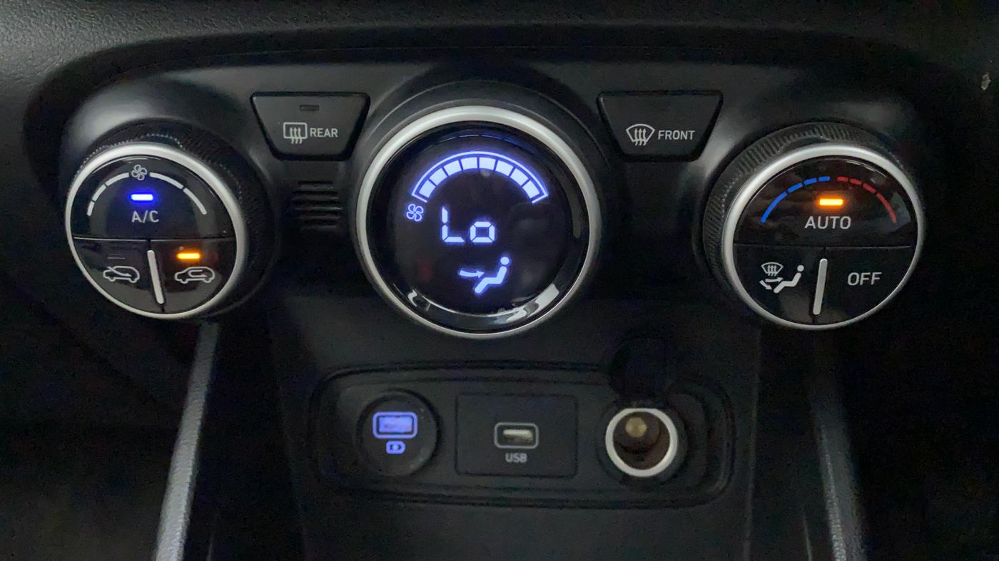 2021 Hyundai VENUE SX 1.0 TURBO, Petrol, Manual, 34,705 km, Automatic Climate Control