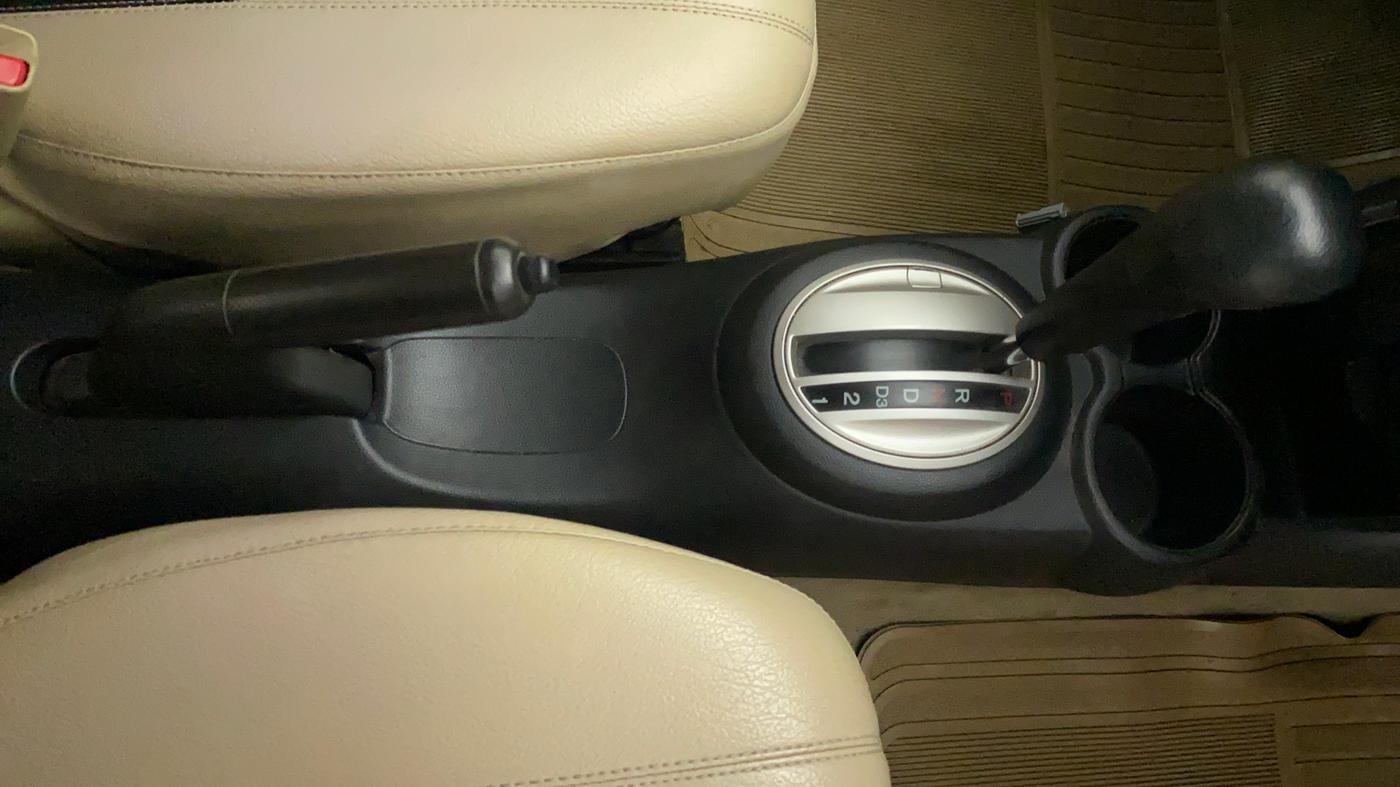 2014 Honda Brio VX AT, Petrol, Automatic, 56,489 km, Gear Lever