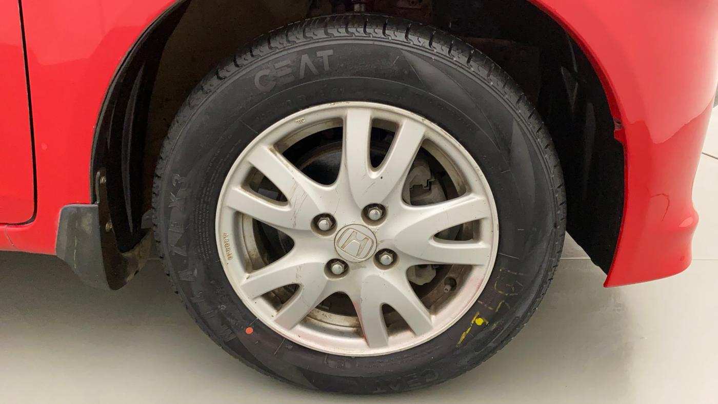 2014 Honda Brio VX AT, Petrol, Automatic, 56,489 km, Right Front Wheel