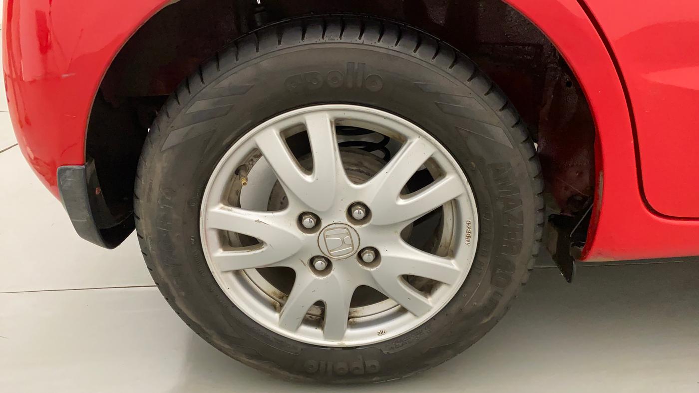 2014 Honda Brio VX AT, Petrol, Automatic, 56,489 km, Right Rear Wheel
