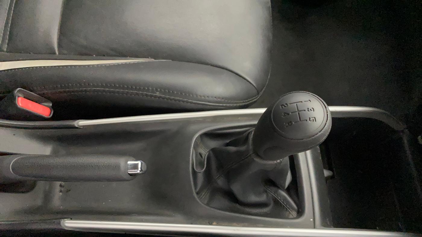 2016 Maruti Baleno DELTA PETROL 1.2, Petrol, Manual, 21,117 km, Gear Lever