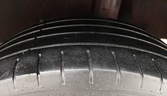2017 Maruti Baleno ALPHA PETROL 1.2, Petrol, Manual, 37,938 km, Left Rear Tyre Tread