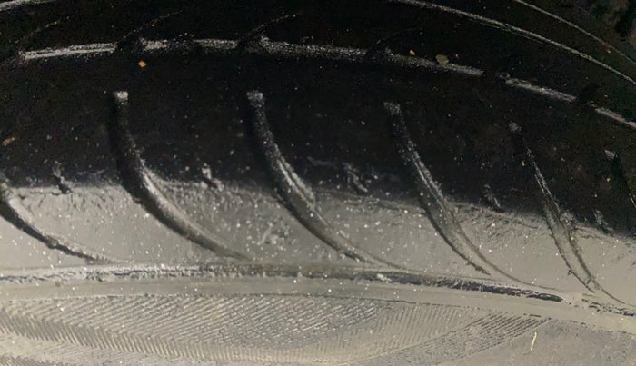 2017 Ford Figo Aspire TITANIUM 1.2 PETROL, Petrol, Manual, 52,795 km, Right Rear Tyre Tread