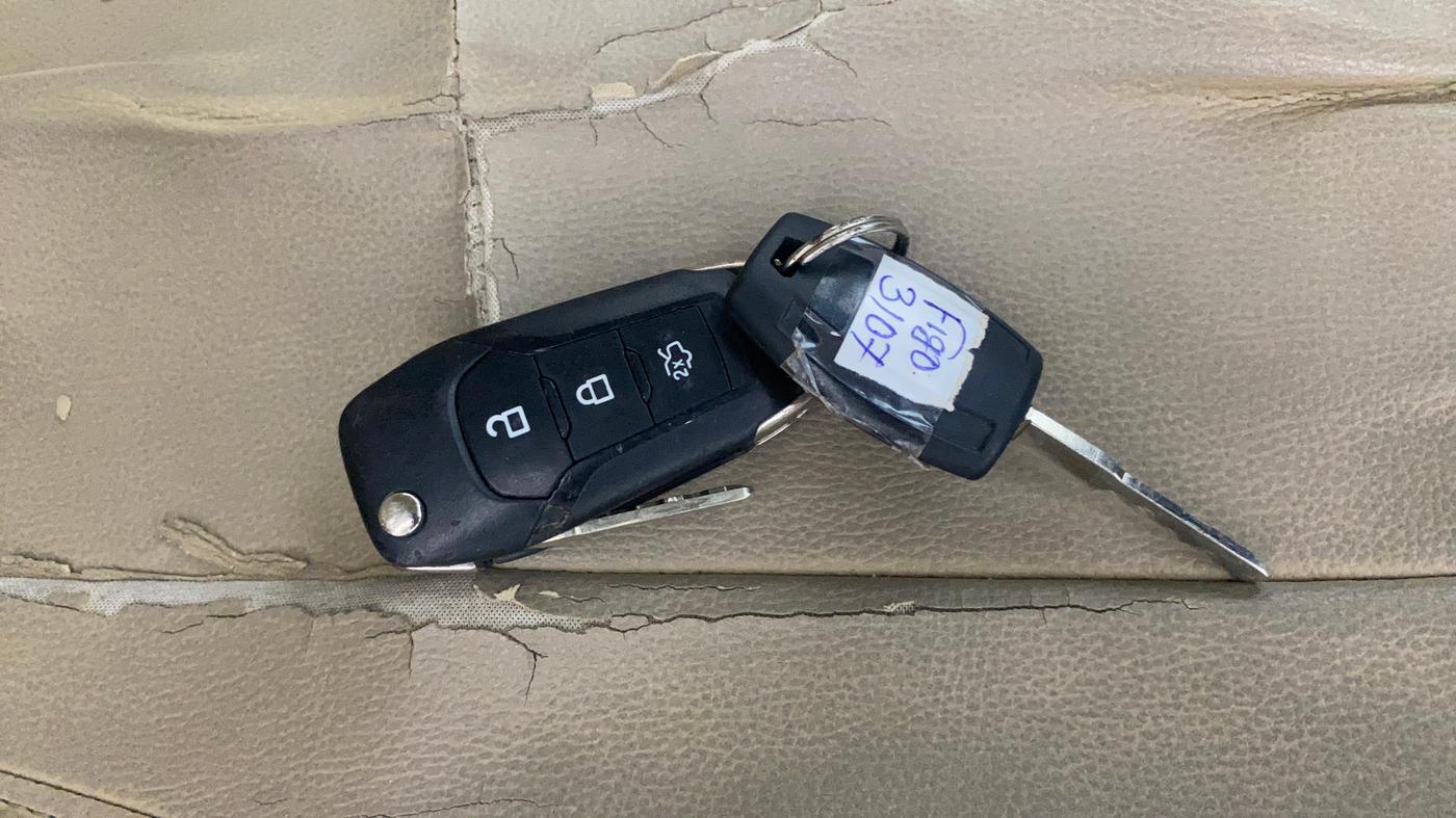 2017 Ford Figo Aspire TITANIUM 1.2 PETROL, Petrol, Manual, 52,795 km, Key Close Up