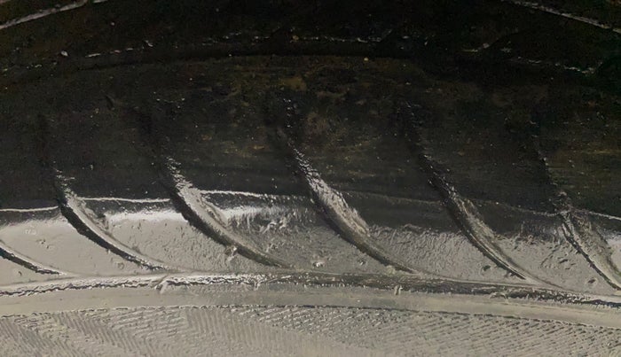 2017 Ford Figo Aspire TITANIUM 1.2 PETROL, Petrol, Manual, 52,795 km, Right Front Tyre Tread