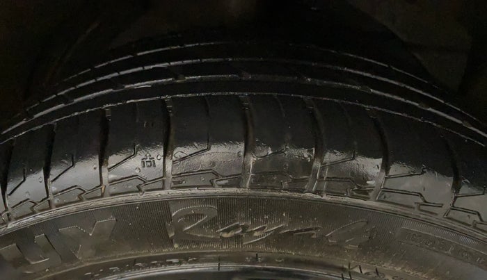 2020 MG HECTOR PLUS SHARP 1.5 PETROL TURBO DCT 6-STR, Petrol, Automatic, 66,451 km, Right Front Tyre Tread