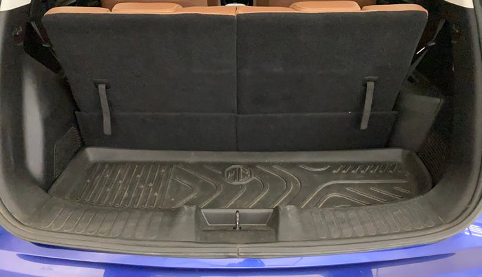 2020 MG HECTOR PLUS SHARP 1.5 PETROL TURBO DCT 6-STR, Petrol, Automatic, 66,451 km, Boot Inside