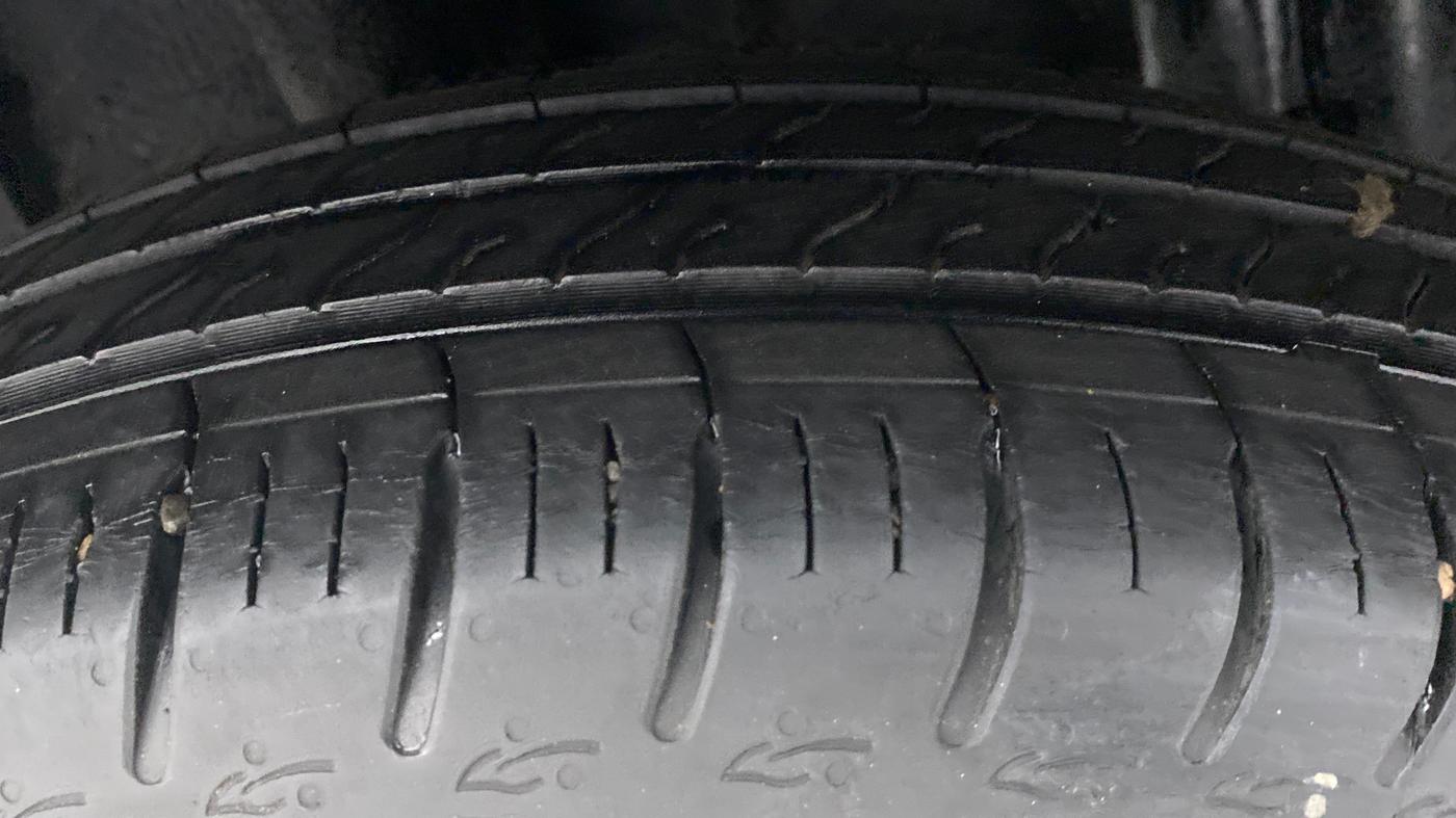 2019 Renault TRIBER 1.0 RXZ, Petrol, Manual, 9,980 km, Right Rear Tyre Tread