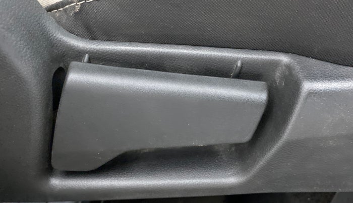 2019 Renault TRIBER 1.0 RXZ, Petrol, Manual, 9,980 km, Driver Side Adjustment Panel