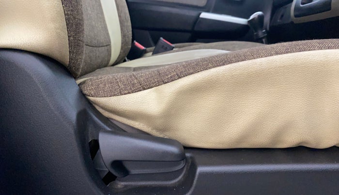 2015 Maruti Wagon R 1.0 VXI, Petrol, Manual, 35,923 km, Driver Side Adjustment Panel