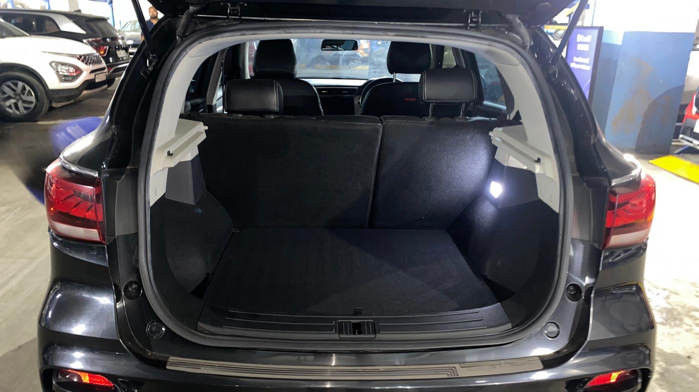2022 MG ASTOR SUPER 1.5 MT, Petrol, Manual, 18,100 km, Boot Inside
