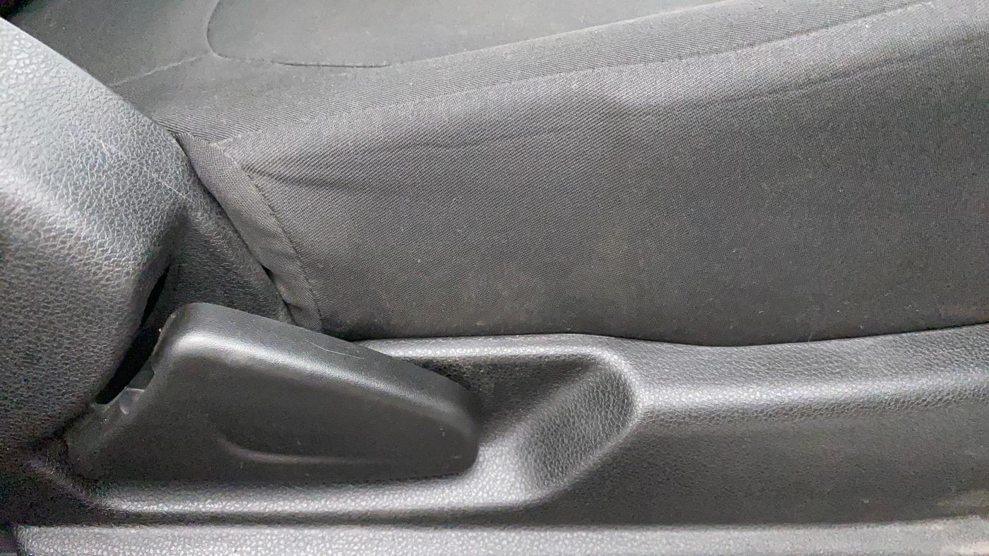 2021 Renault Kwid RXT 1.0 AMT (O), Petrol, Automatic, 5,923 km, Driver Side Adjustment Panel