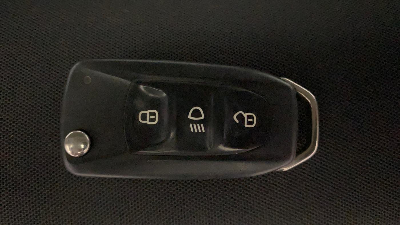 2023 Tata Tiago XZ PLUS PETROL, Petrol, Manual, 29,902 km, Key Close Up