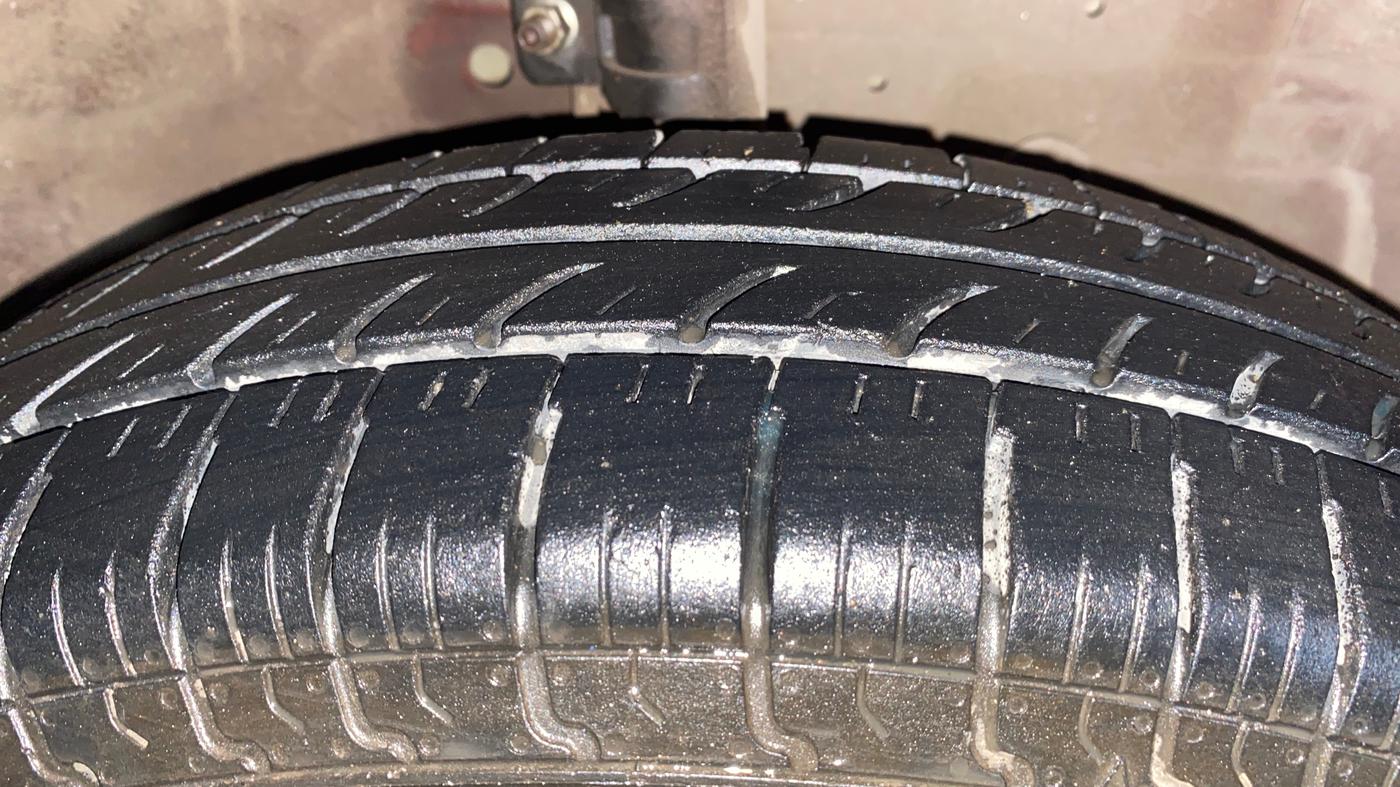 2016 Maruti Swift Dzire VXI, Petrol, Manual, 72,621 km, Right Front Tyre Tread